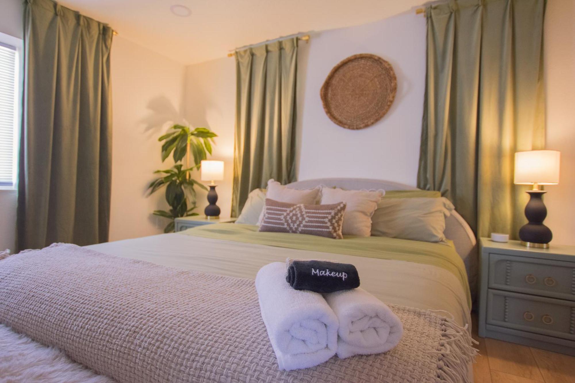 Bohemian Chic An Eclectic Escape-Hot Tub-Pet Friendly-No Pet Fees! Villa Albuquerque Kültér fotó